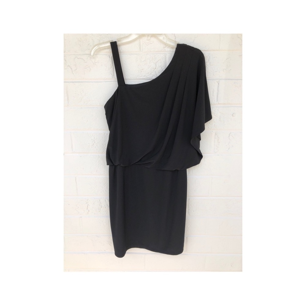 Ronni Nicole Black Dress